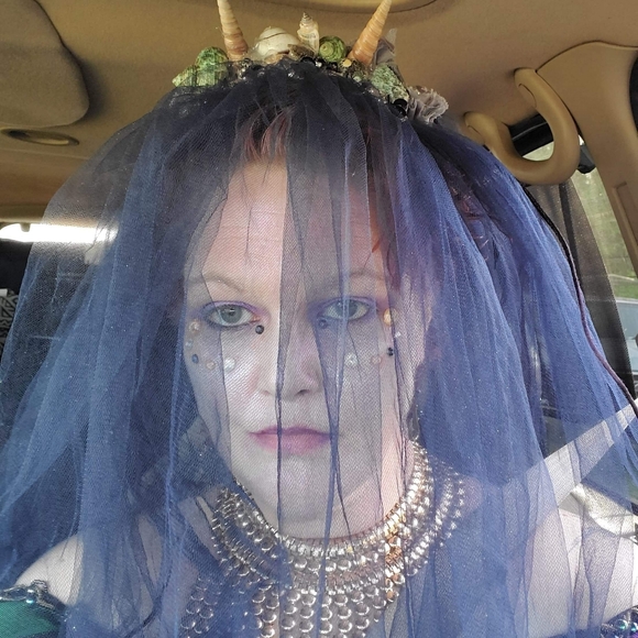 Meet your Posher, Uma Thorne - Picture 2 of 2